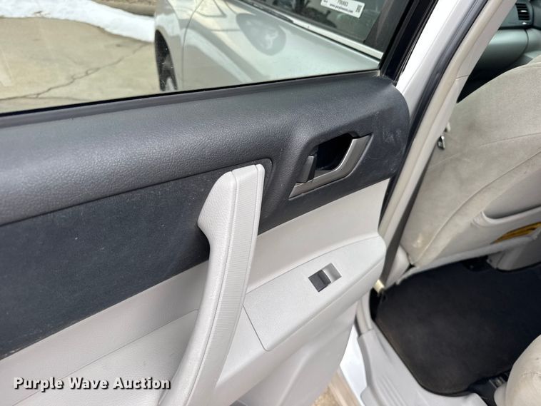 image for item FB0663 2012 Toyota Highlander SUV