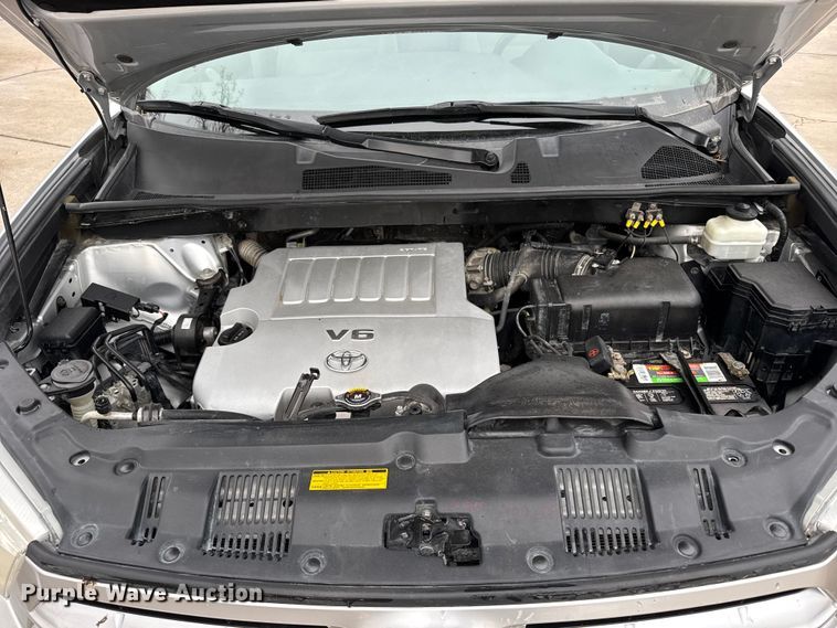 image for item FB0663 2012 Toyota Highlander SUV