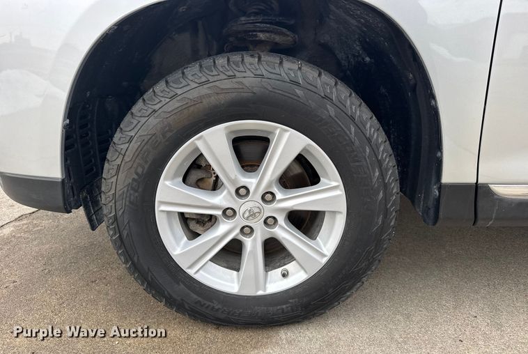 image for item FB0663 2012 Toyota Highlander SUV