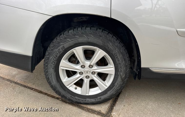 image for item FB0663 2012 Toyota Highlander SUV