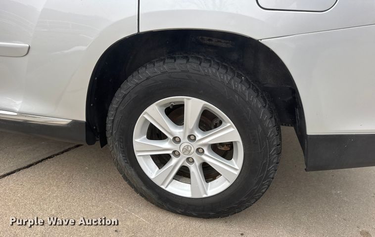 image for item FB0663 2012 Toyota Highlander SUV
