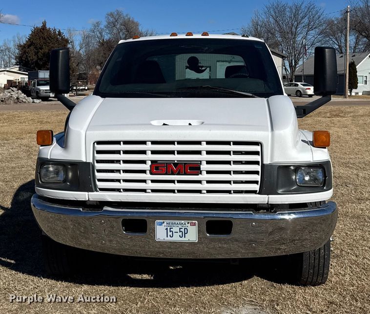 image for item FB0726 2007 GMC C5500 pickup truck