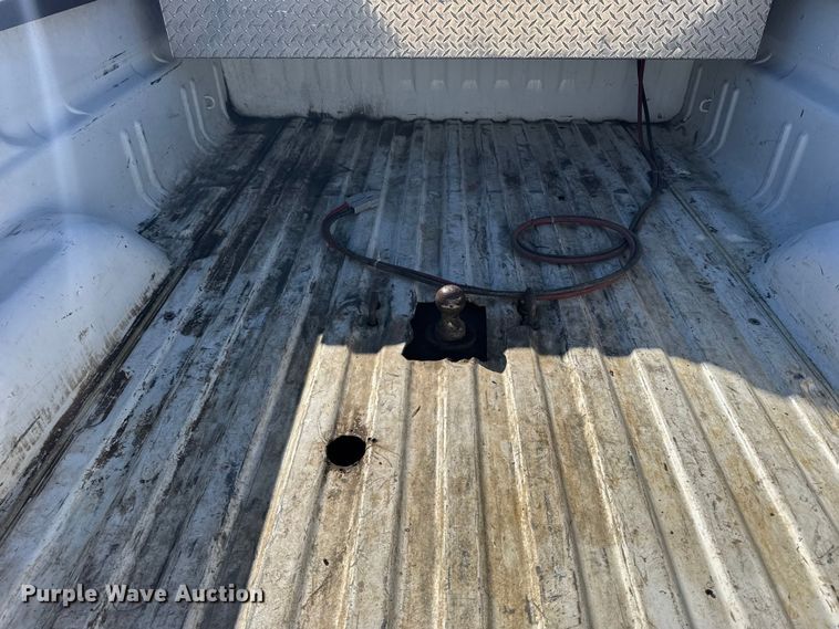 image for item FB0726 2007 GMC C5500 pickup truck