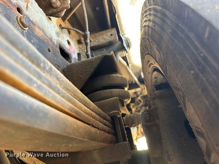 image for item FB0726 2007 GMC C5500 pickup truck