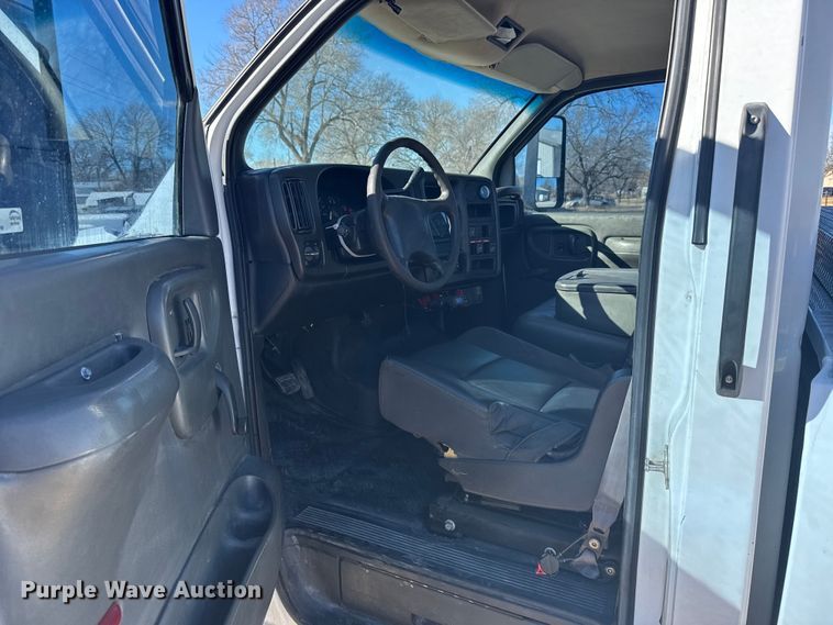 image for item FB0726 2007 GMC C5500 pickup truck