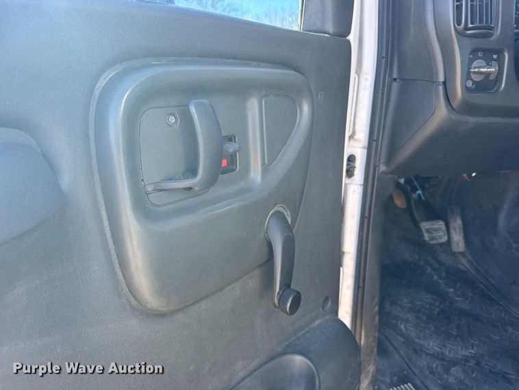 image for item FB0726 2007 GMC C5500 pickup truck