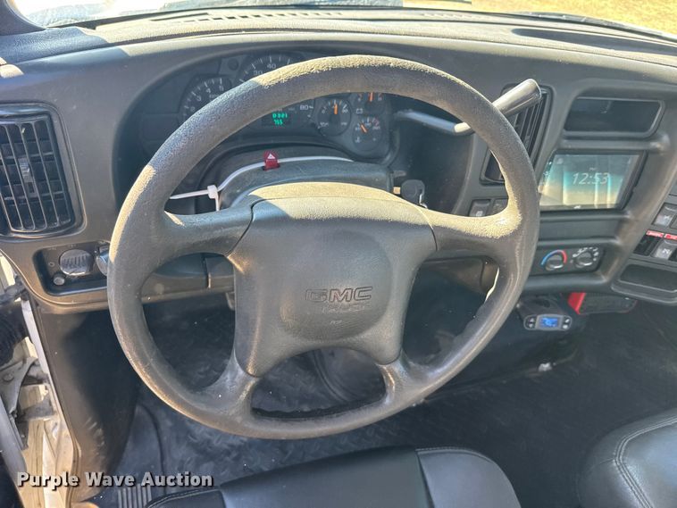 image for item FB0726 2007 GMC C5500 pickup truck