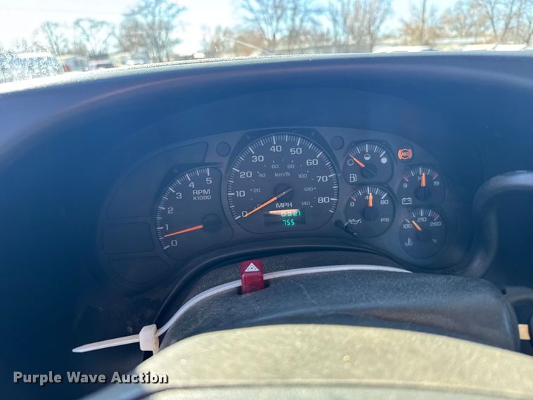 image for item FB0726 2007 GMC C5500 pickup truck