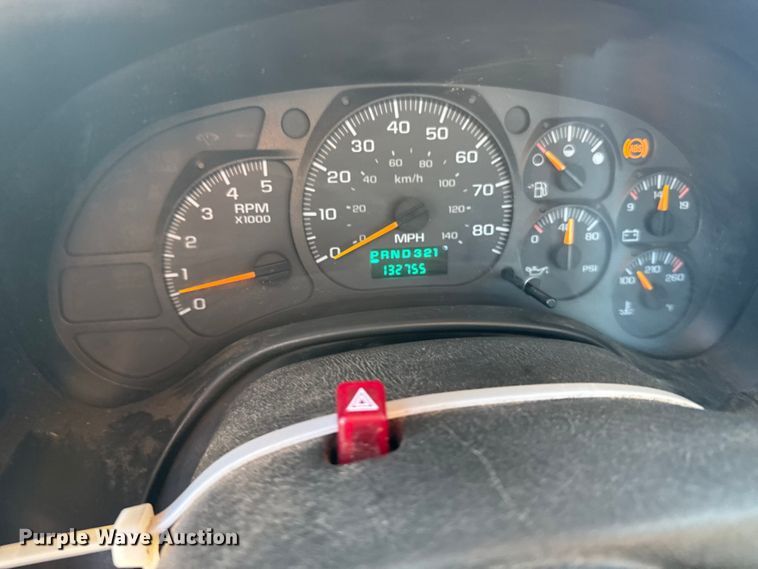 image for item FB0726 2007 GMC C5500 pickup truck