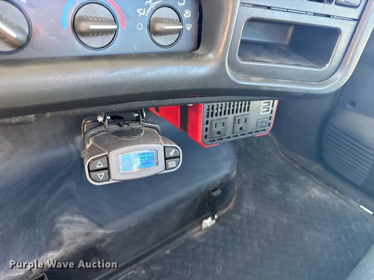 image for item FB0726 2007 GMC C5500 pickup truck