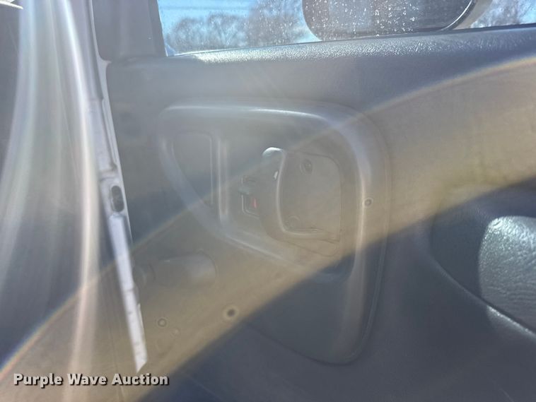 image for item FB0726 2007 GMC C5500 pickup truck