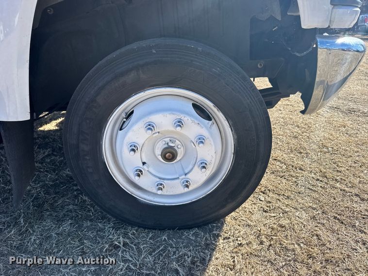 image for item FB0726 2007 GMC C5500 pickup truck