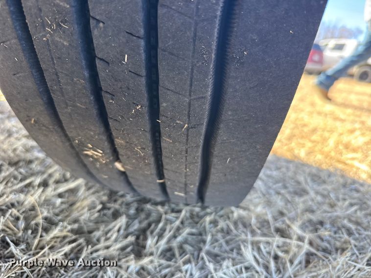 image for item FB0726 2007 GMC C5500 pickup truck