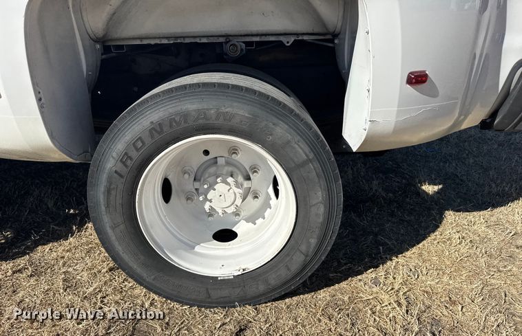 image for item FB0726 2007 GMC C5500 pickup truck