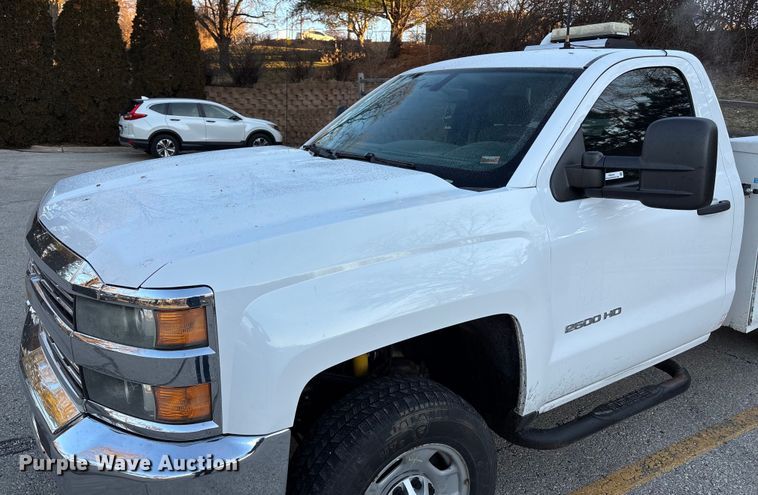 image for item FB3472 2015 Chevrolet Silverado utility bed pickup truck