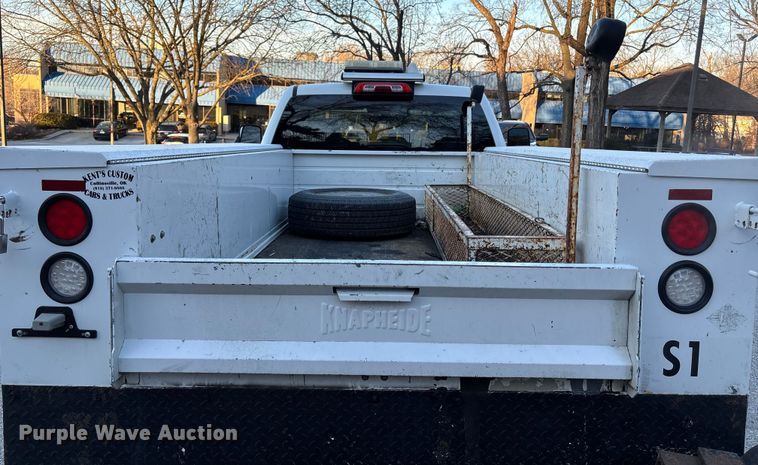 image for item FB3472 2015 Chevrolet Silverado utility bed pickup truck