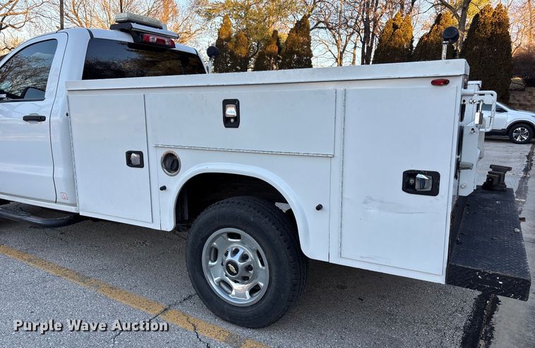 image for item FB3472 2015 Chevrolet Silverado utility bed pickup truck