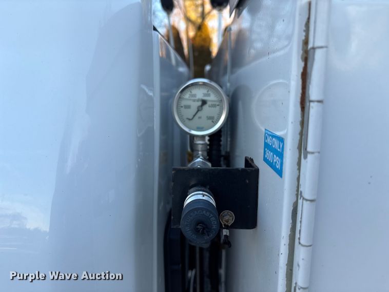 image for item FB3472 2015 Chevrolet Silverado utility bed pickup truck