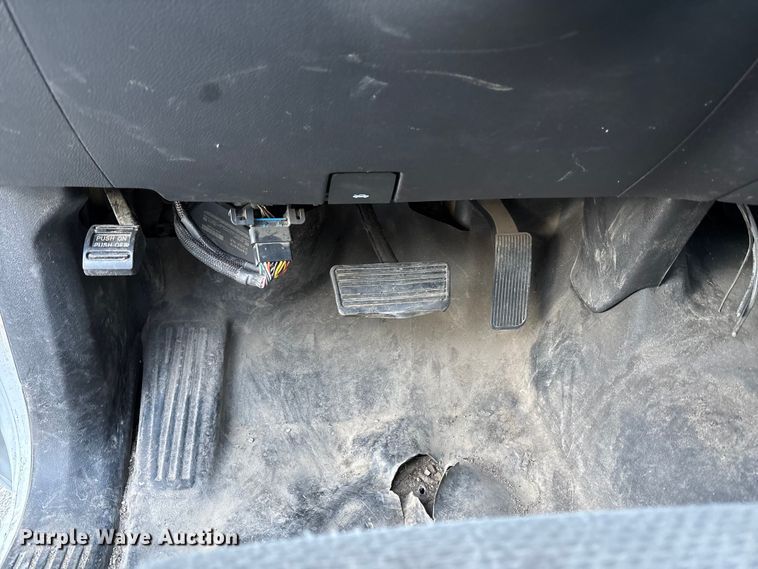 image for item FB3472 2015 Chevrolet Silverado utility bed pickup truck