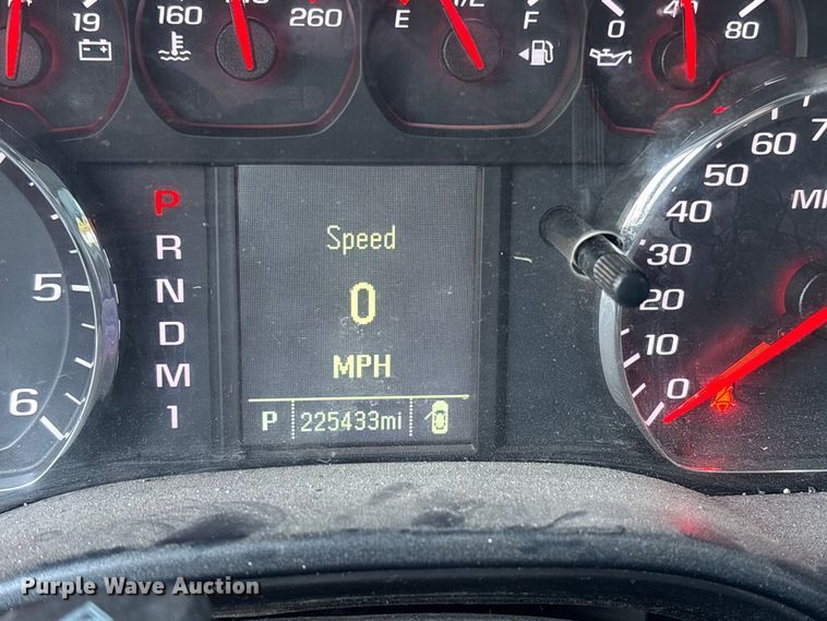 image for item FB3472 2015 Chevrolet Silverado utility bed pickup truck