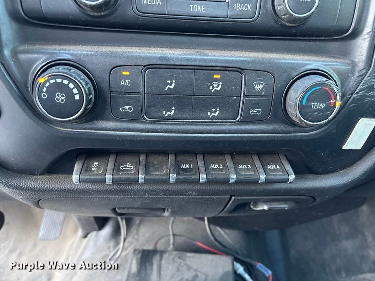 image for item FB3472 2015 Chevrolet Silverado utility bed pickup truck