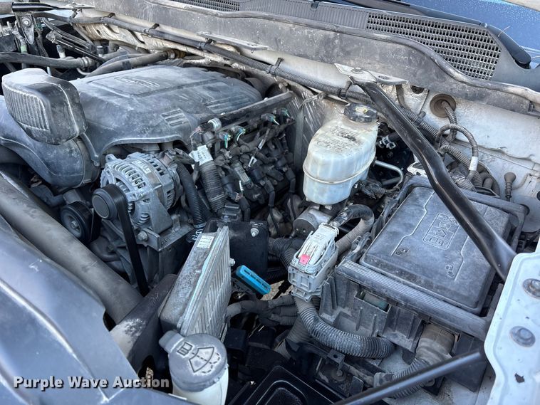 image for item FB3472 2015 Chevrolet Silverado utility bed pickup truck