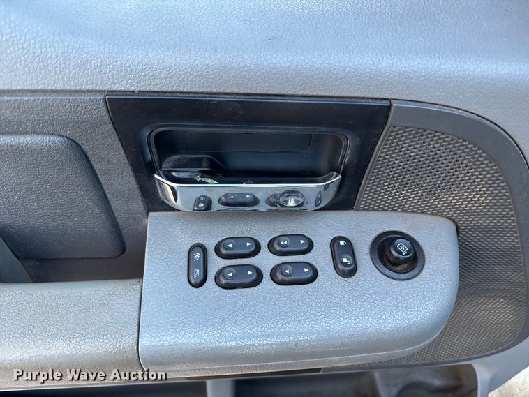 image for item FB3479 2007 Ford F150 Crew Cab pickup truck