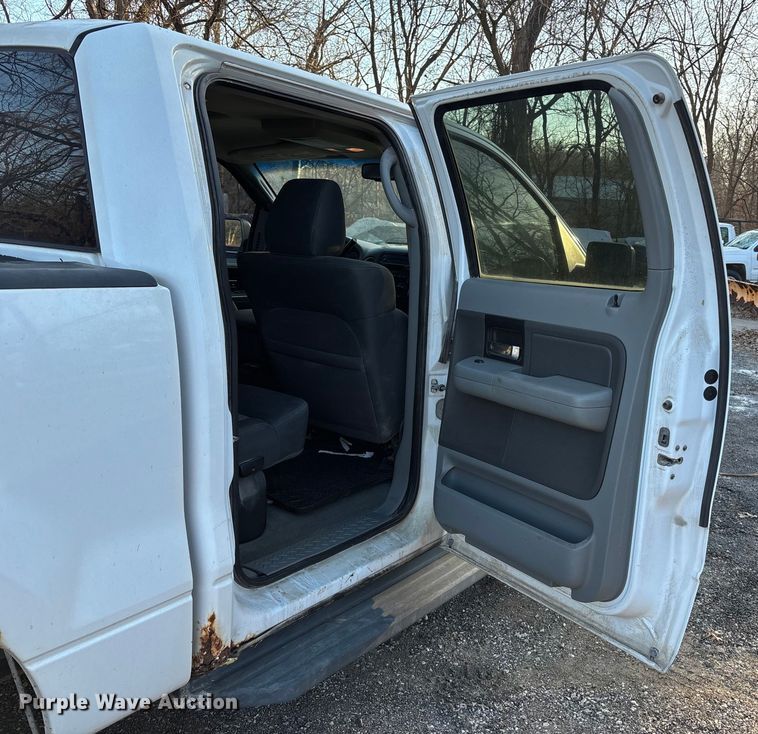 image for item FB3479 2007 Ford F150 Crew Cab pickup truck