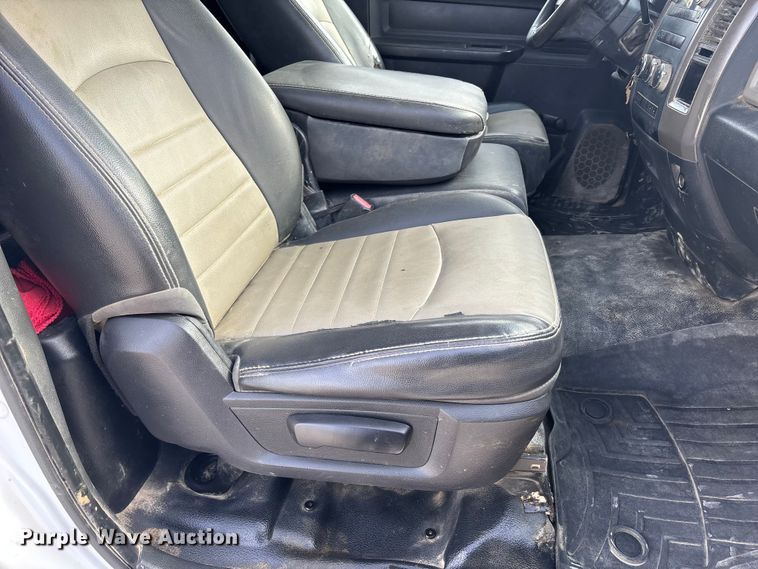 image for item FB3486 2012 Dodge Ram 5500 flatbed truck