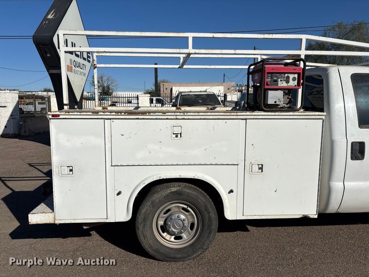 image for item FB5478 2012 Ford F250 Super Duty utility bed pickup truck