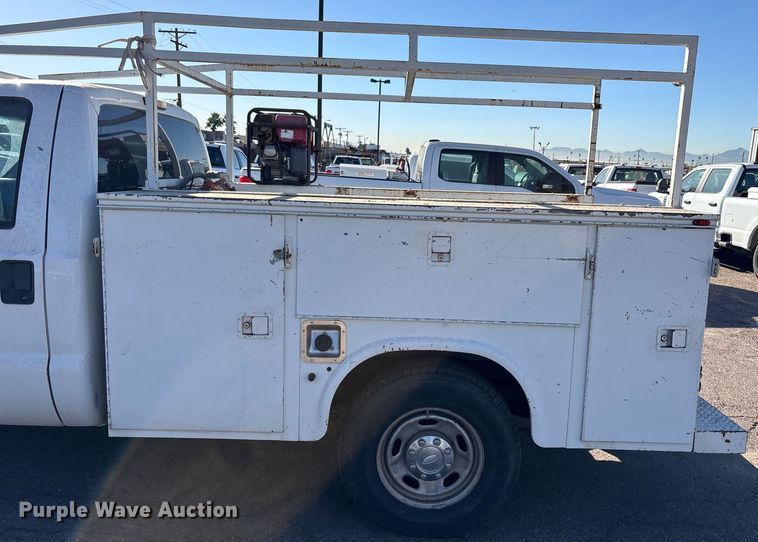 image for item FB5478 2012 Ford F250 Super Duty utility bed pickup truck