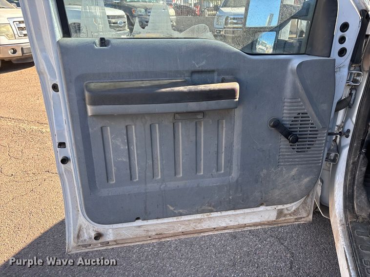 image for item FB5478 2012 Ford F250 Super Duty utility bed pickup truck