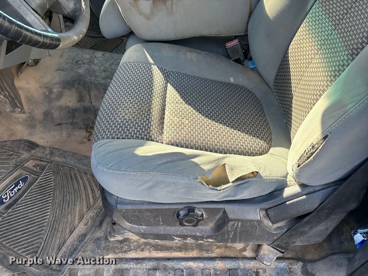 image for item FB5478 2012 Ford F250 Super Duty utility bed pickup truck