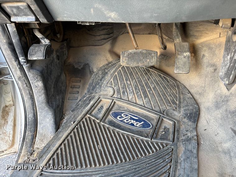 image for item FB5478 2012 Ford F250 Super Duty utility bed pickup truck