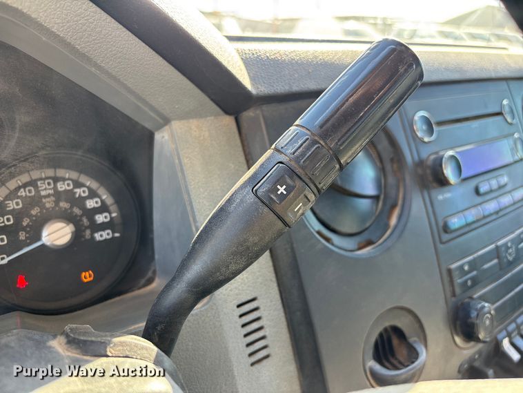 image for item FB5478 2012 Ford F250 Super Duty utility bed pickup truck