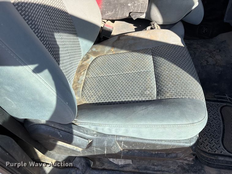 image for item FB5478 2012 Ford F250 Super Duty utility bed pickup truck