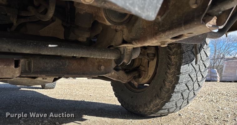 image for item FG0014 2007 Chevrolet Silverado 2500HD flatbed pickup truck