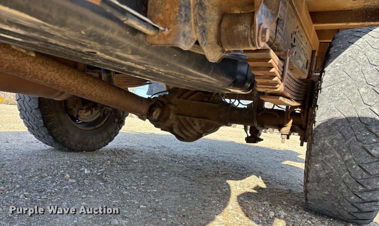 image for item FG0014 2007 Chevrolet Silverado 2500HD flatbed pickup truck