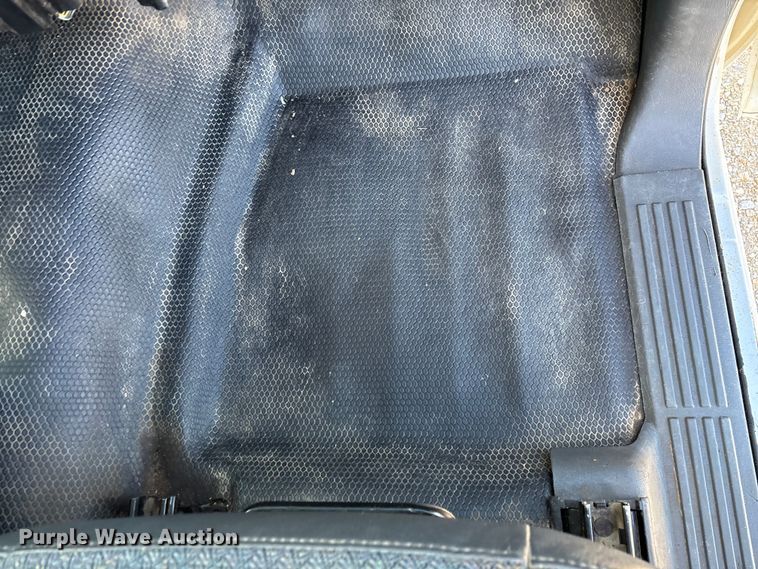 image for item FG0014 2007 Chevrolet Silverado 2500HD flatbed pickup truck