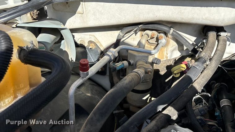 image for item FG0014 2007 Chevrolet Silverado 2500HD flatbed pickup truck