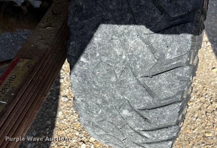 image for item FG0014 2007 Chevrolet Silverado 2500HD flatbed pickup truck