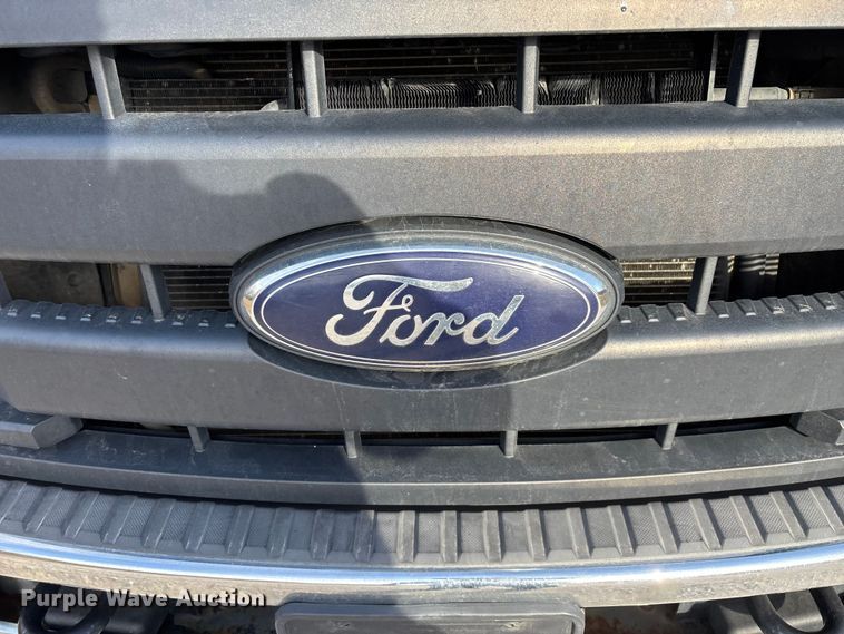 image for item FG0022 2012 Ford F350 Super Duty Crew Cab pickup truck