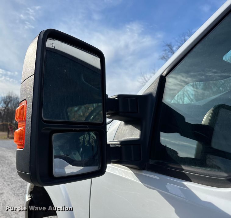 image for item FG0022 2012 Ford F350 Super Duty Crew Cab pickup truck