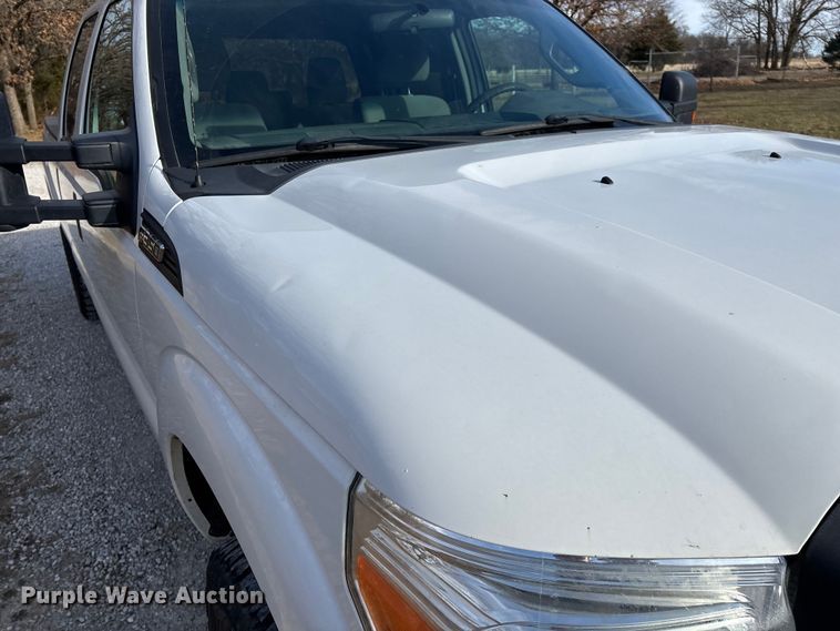 image for item FG0022 2012 Ford F350 Super Duty Crew Cab pickup truck