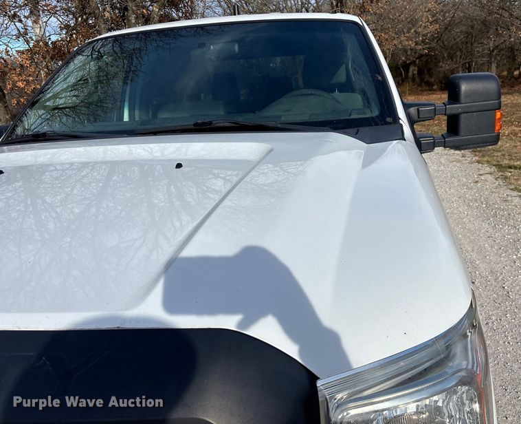 image for item FG0022 2012 Ford F350 Super Duty Crew Cab pickup truck