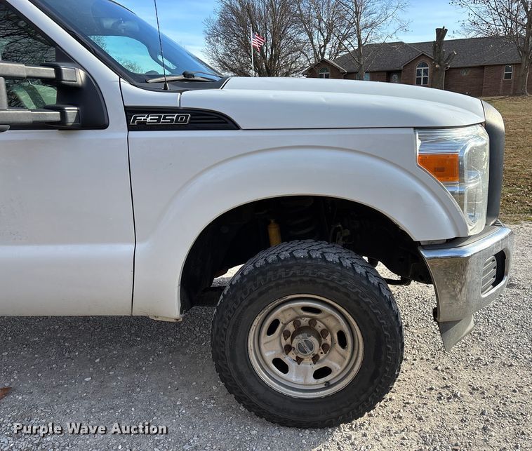 image for item FG0022 2012 Ford F350 Super Duty Crew Cab pickup truck