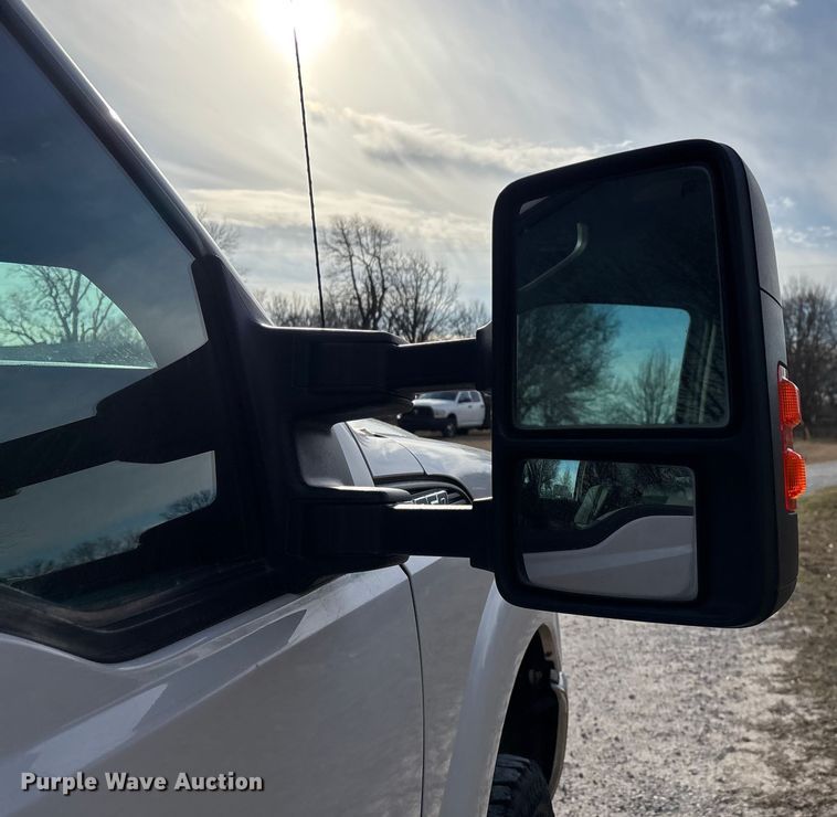 image for item FG0022 2012 Ford F350 Super Duty Crew Cab pickup truck