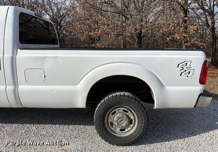 image for item FG0022 2012 Ford F350 Super Duty Crew Cab pickup truck