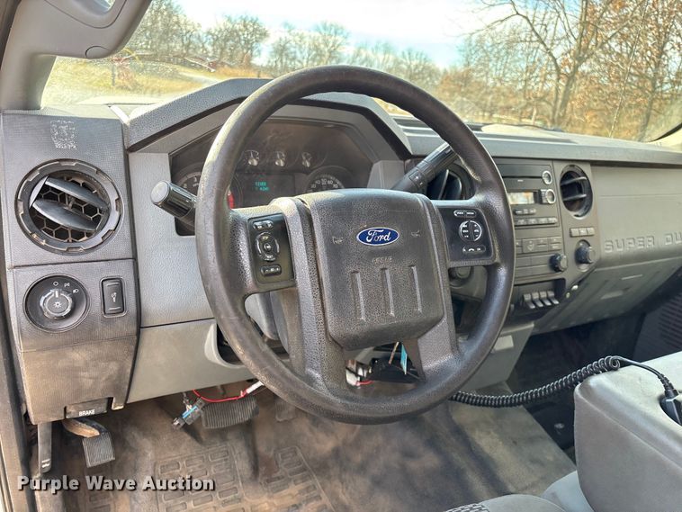 image for item FG0022 2012 Ford F350 Super Duty Crew Cab pickup truck