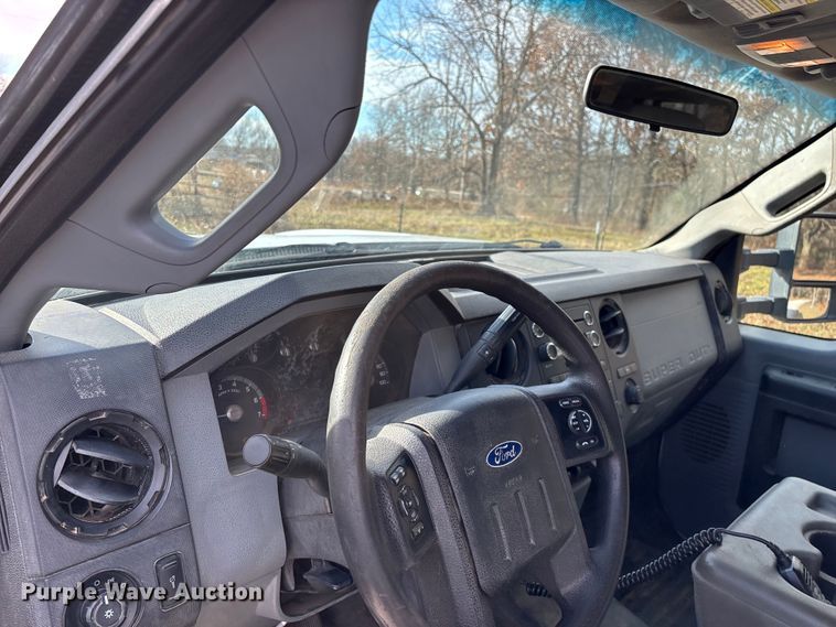 image for item FG0022 2012 Ford F350 Super Duty Crew Cab pickup truck